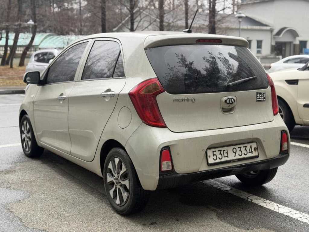 KIA Morning - Vista 5