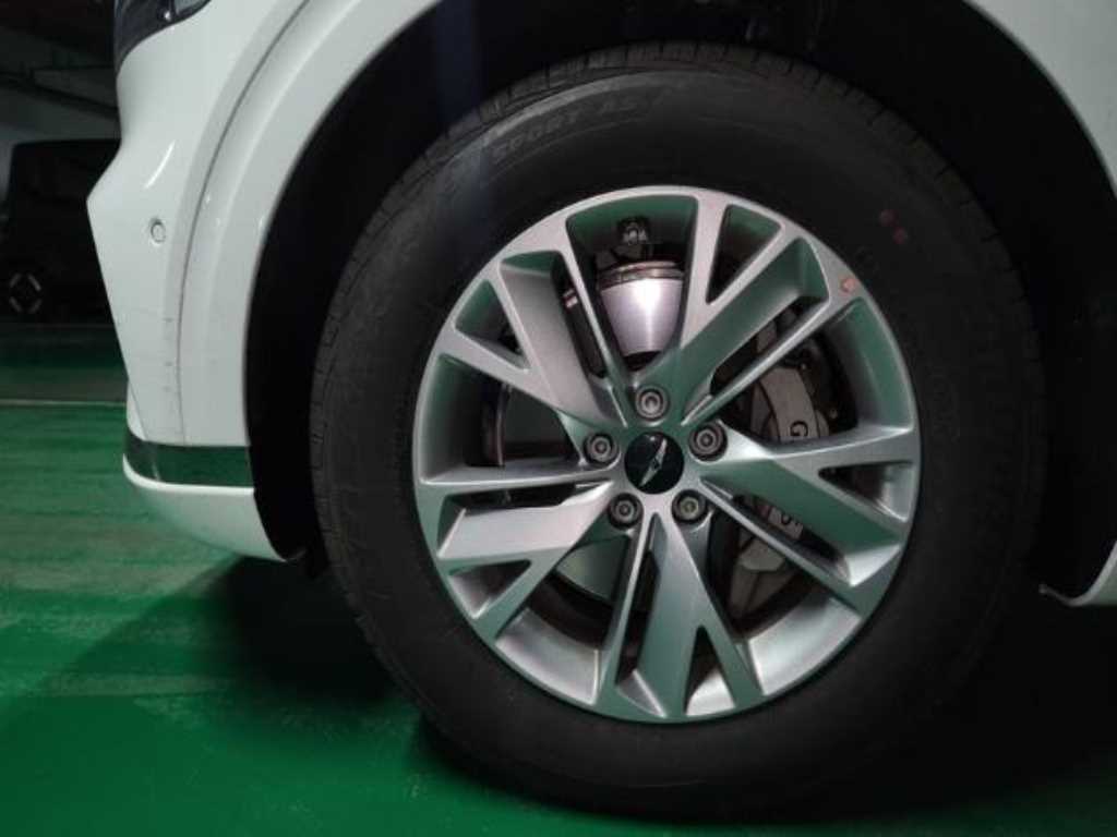 Genesis GV70 2025 Blanco - Importación desde Corea - HF Imports Iquique - Foto 16