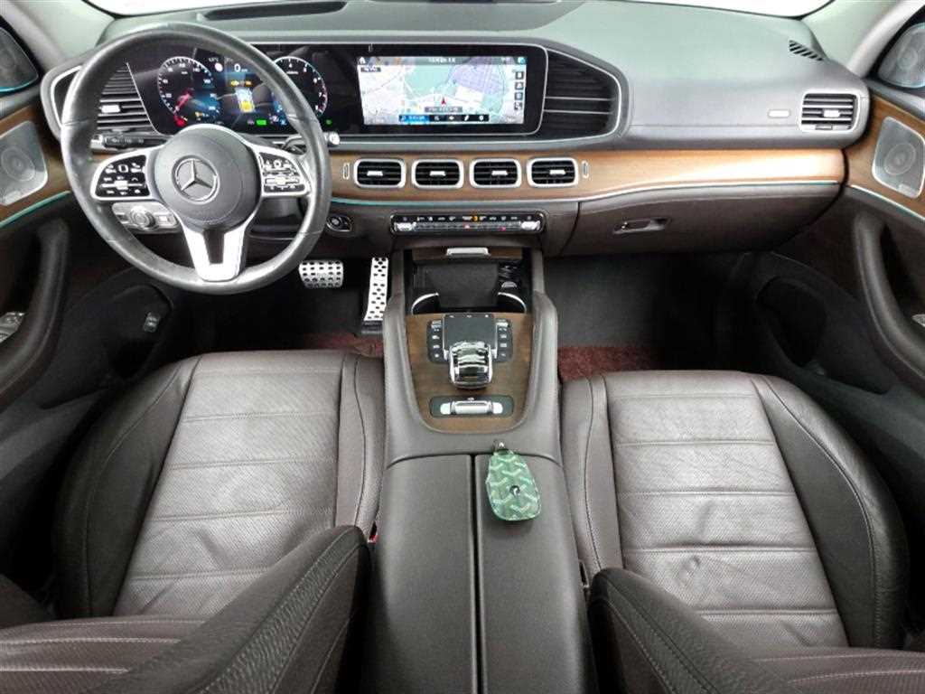 Mercedes Benz GLE Class - Vista 7