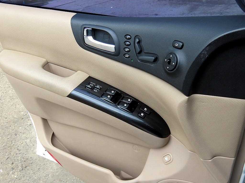 KIA Carnival - Vista 11