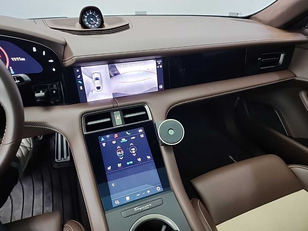 Porsche Taycan - Vista 10