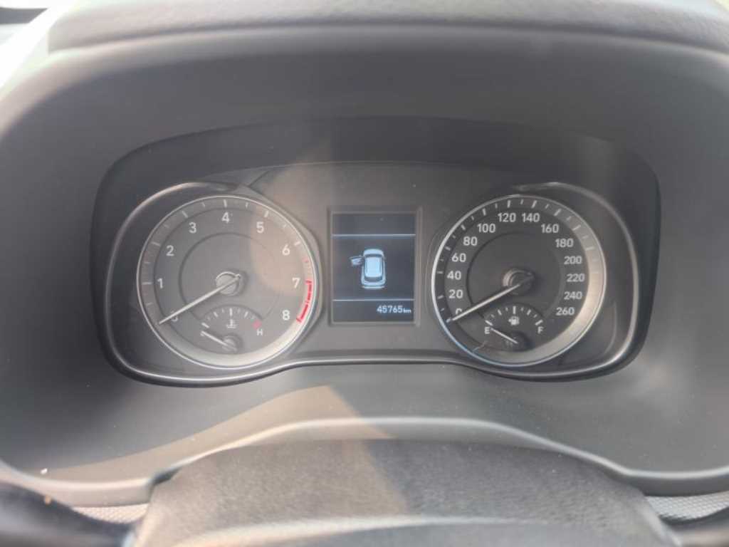 HYUNDAI Kona - Vista 9