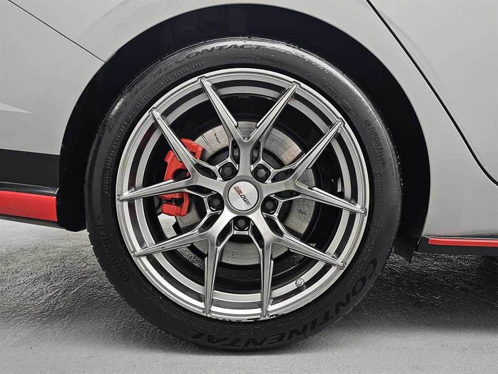 HYUNDAI Avante - Vista 5