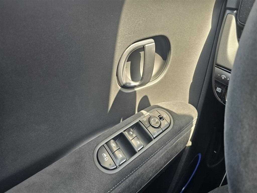 HYUNDAI Ioniq 5 - Vista 8