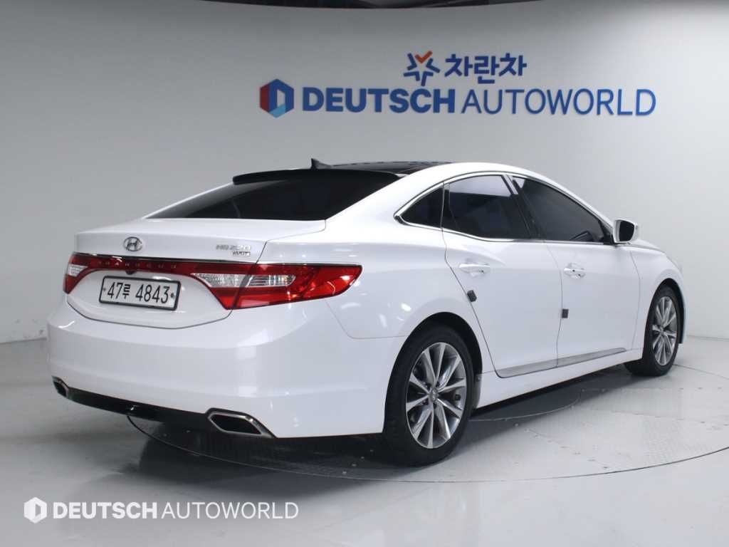 HYUNDAI Grandeur - Vista 2