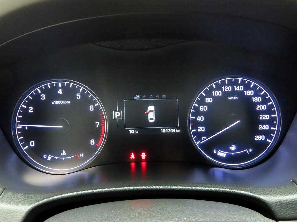 HYUNDAI Genesis - Vista 5