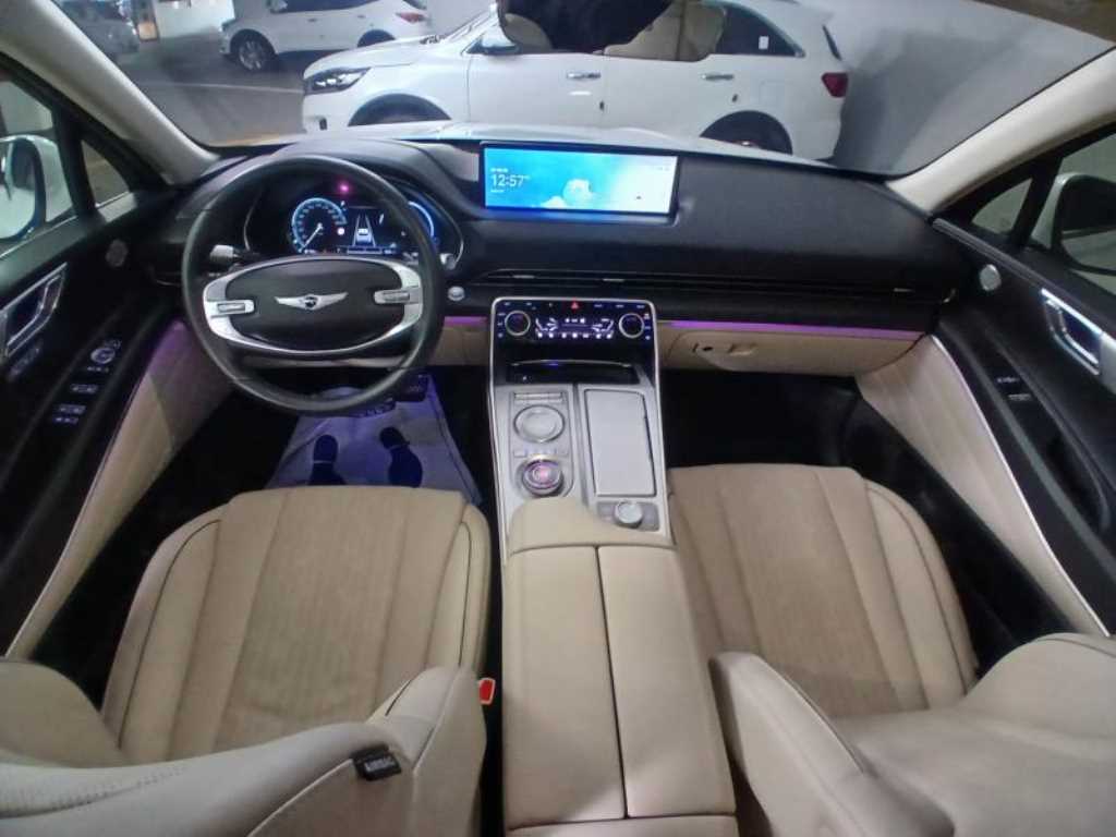 Genesis GV80 - Vista 6