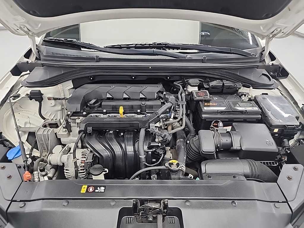 HYUNDAI Avante - Vista 5