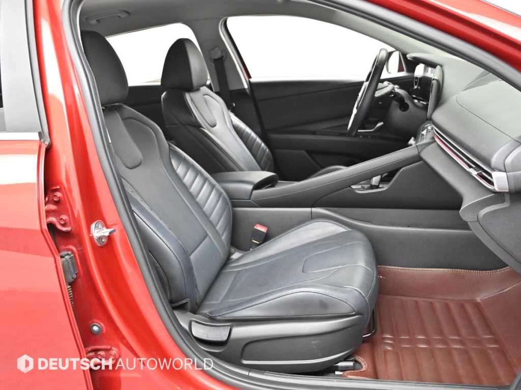 HYUNDAI Avante - Vista 10