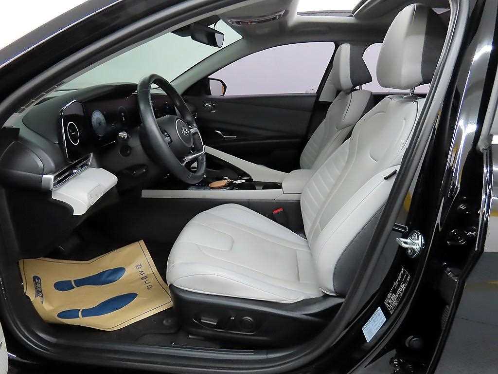 HYUNDAI Avante - Vista 5