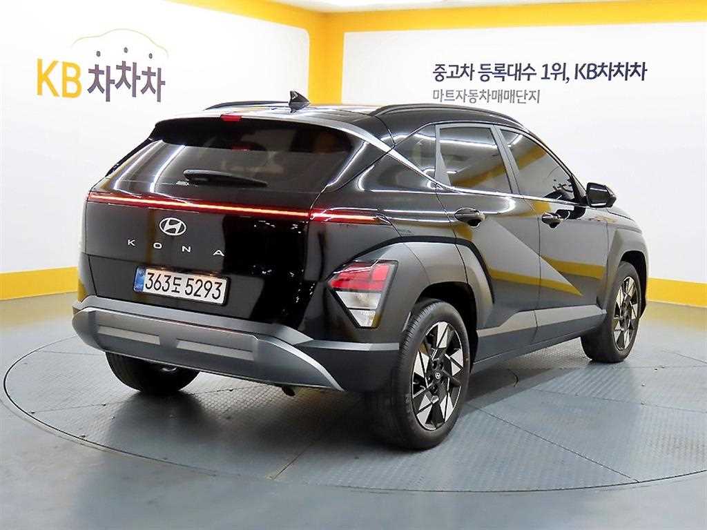 HYUNDAI Kona - Vista 4