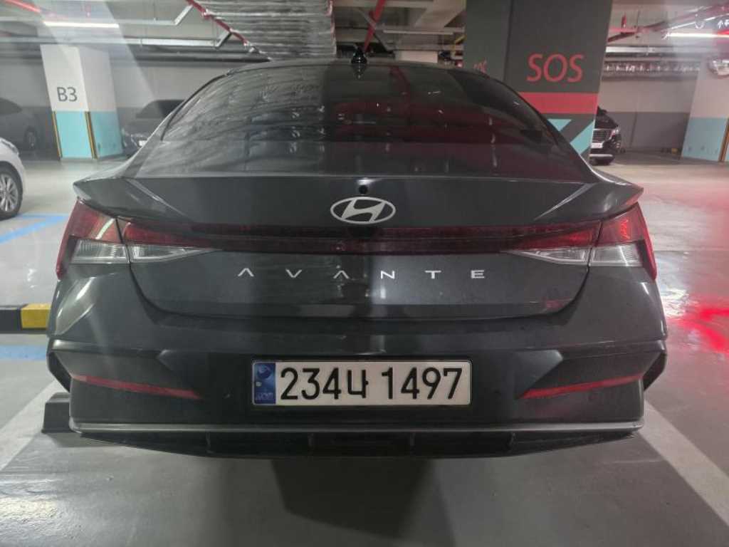 HYUNDAI Avante - Vista 4