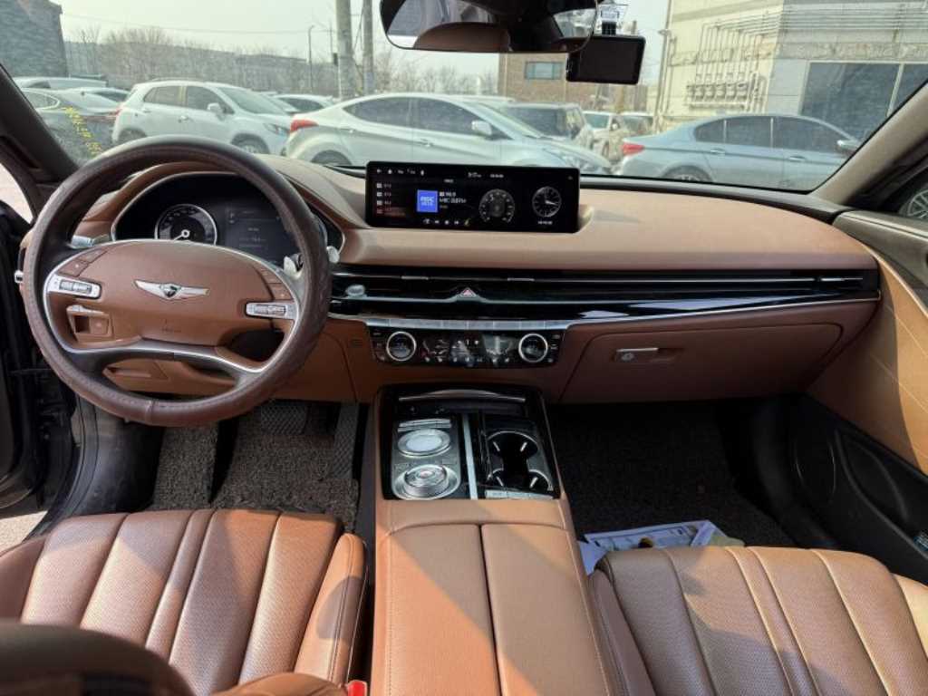 Genesis G80 - Vista 10