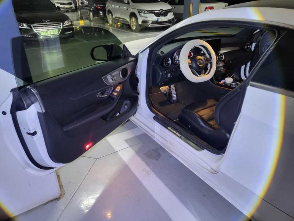 Mercedes Benz C Class - Vista 4