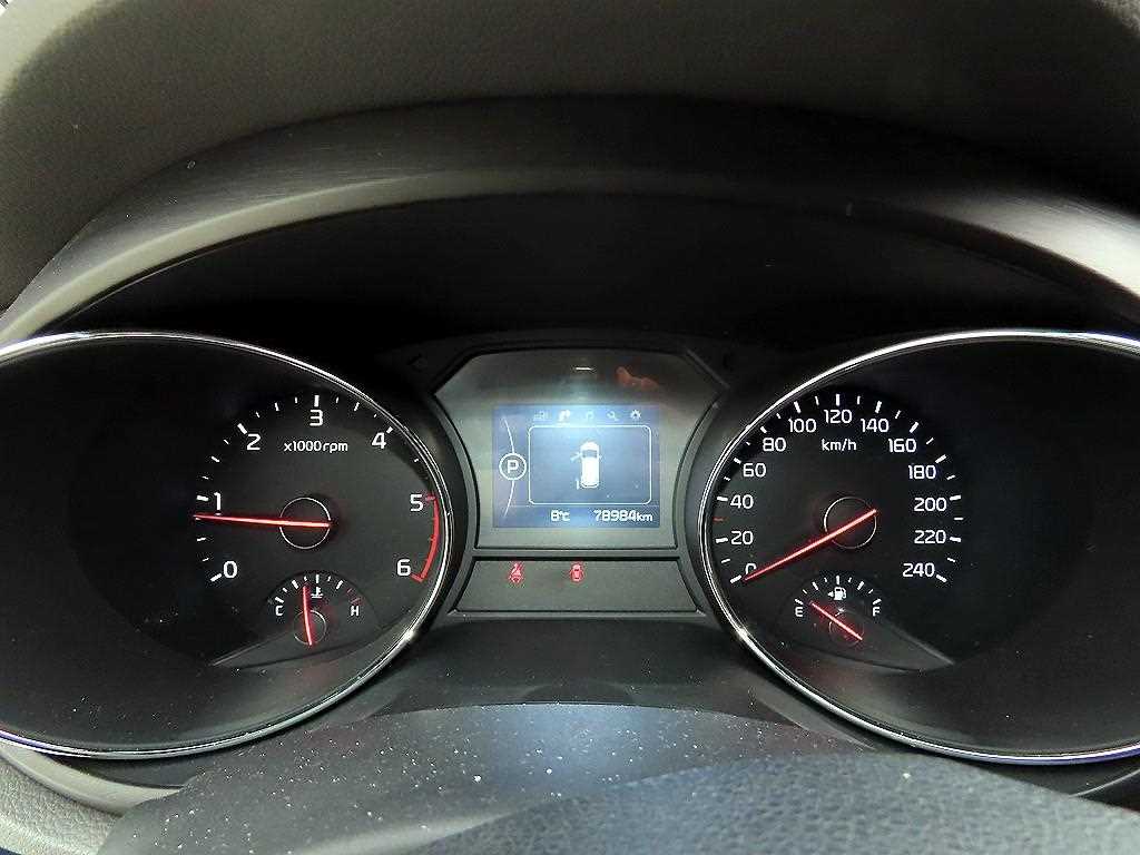 KIA Carnival - Vista 10