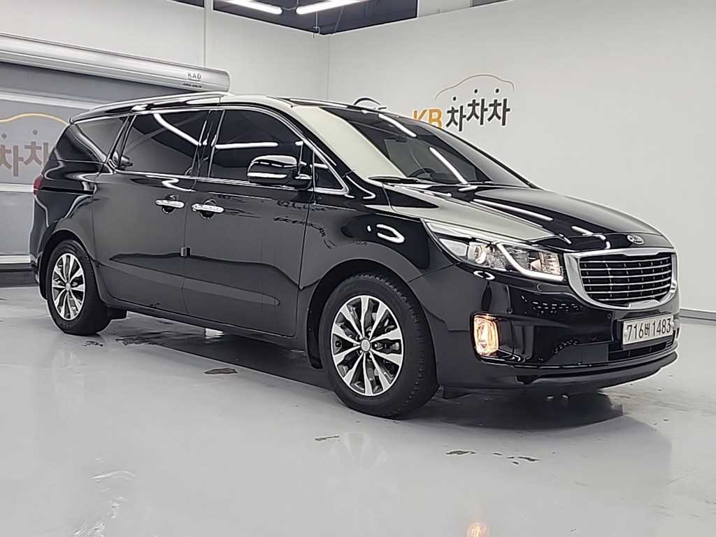 KIA Carnival - Vista 4