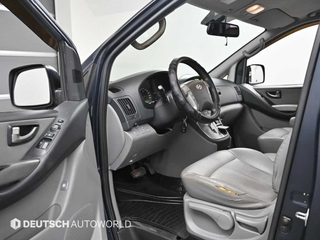 HYUNDAI Starex - Vista 11