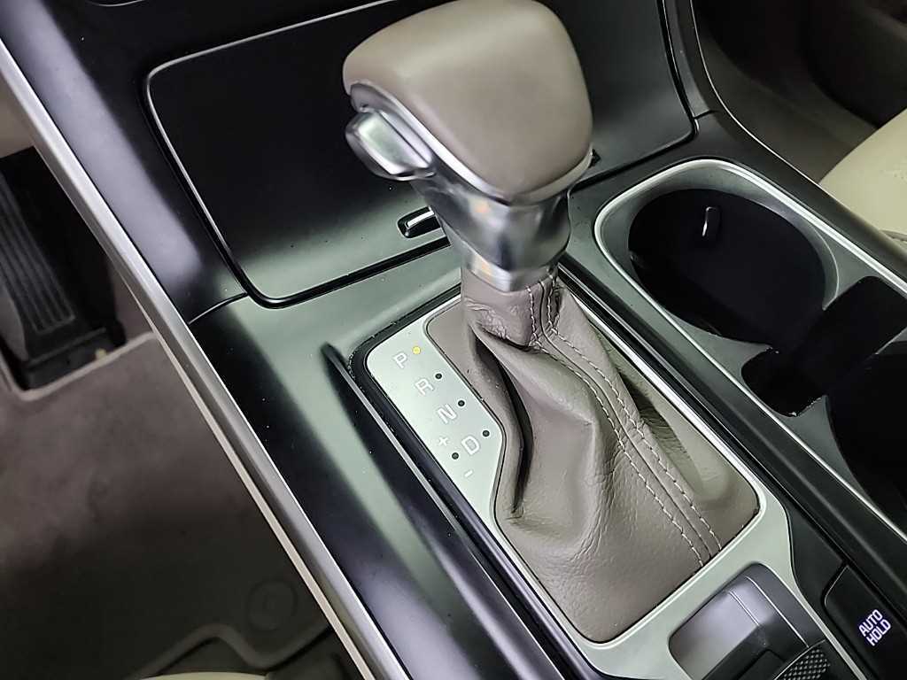 KIA Carnival - Vista 8