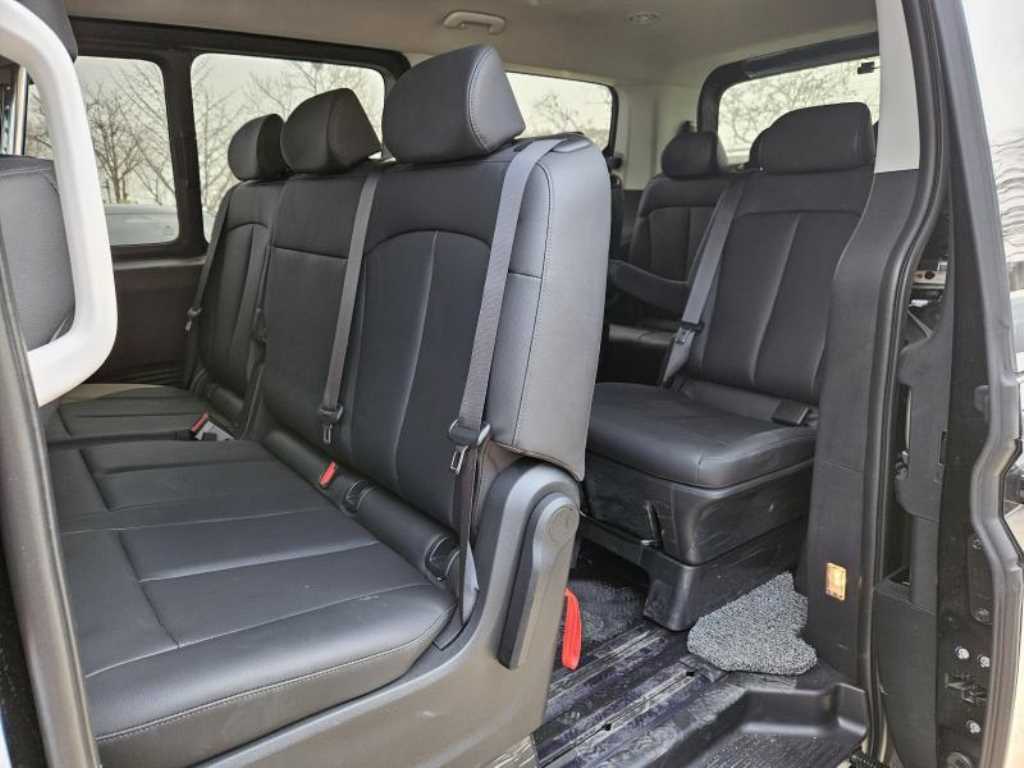 HYUNDAI Staria - Vista 7