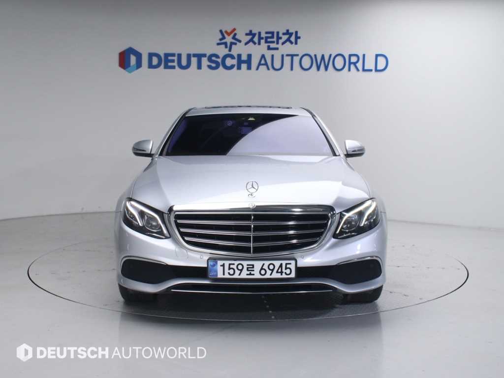 Mercedes Benz E class 2017 Plateado - Importación desde Corea - HF Imports Iquique - Foto 1