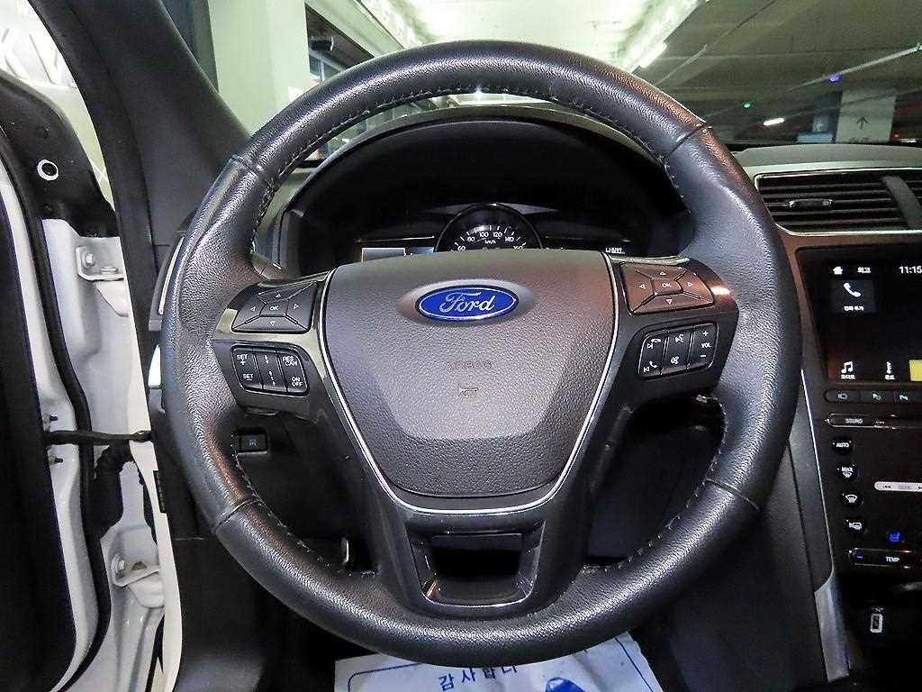 Ford Explorer - Vista 8