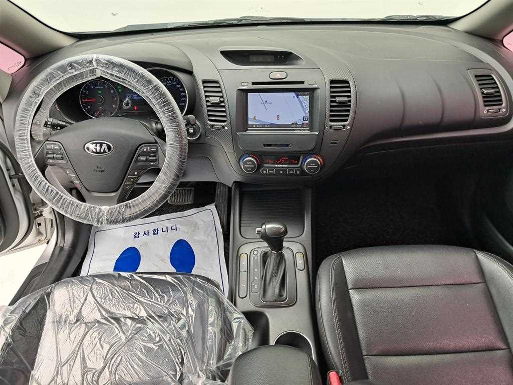 KIA K3 - Vista 6