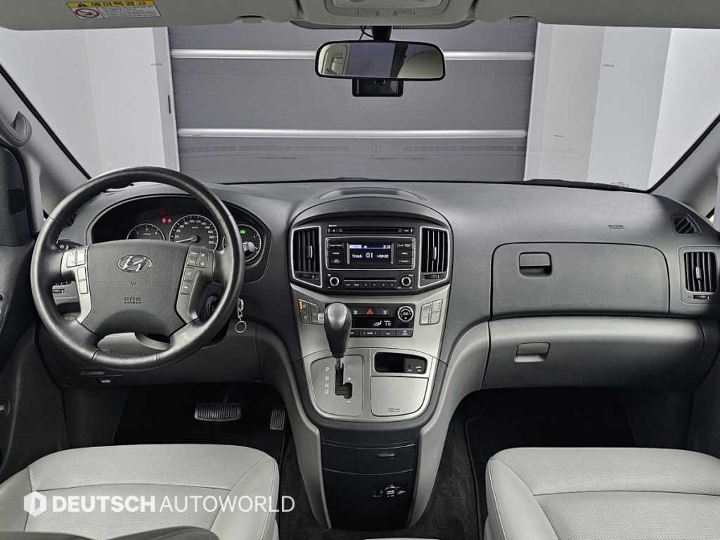 HYUNDAI Starex - Vista 7