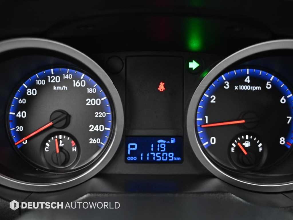 HYUNDAI Genesis - Vista 8