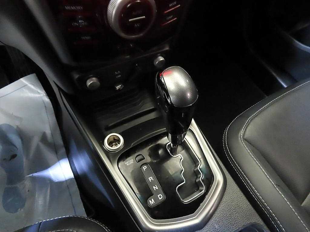 Ssangyong Tivoli - Vista 12