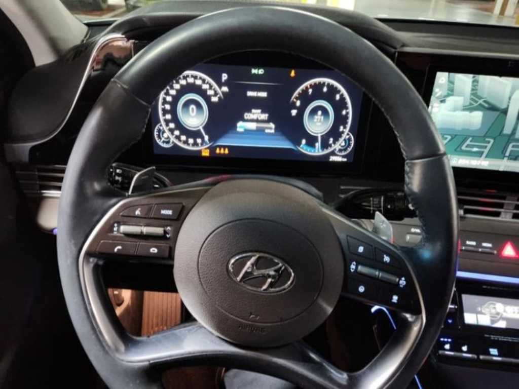 HYUNDAI Grandeur - Vista 9