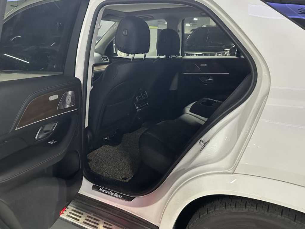 Mercedes Benz GLE Class - Vista 7