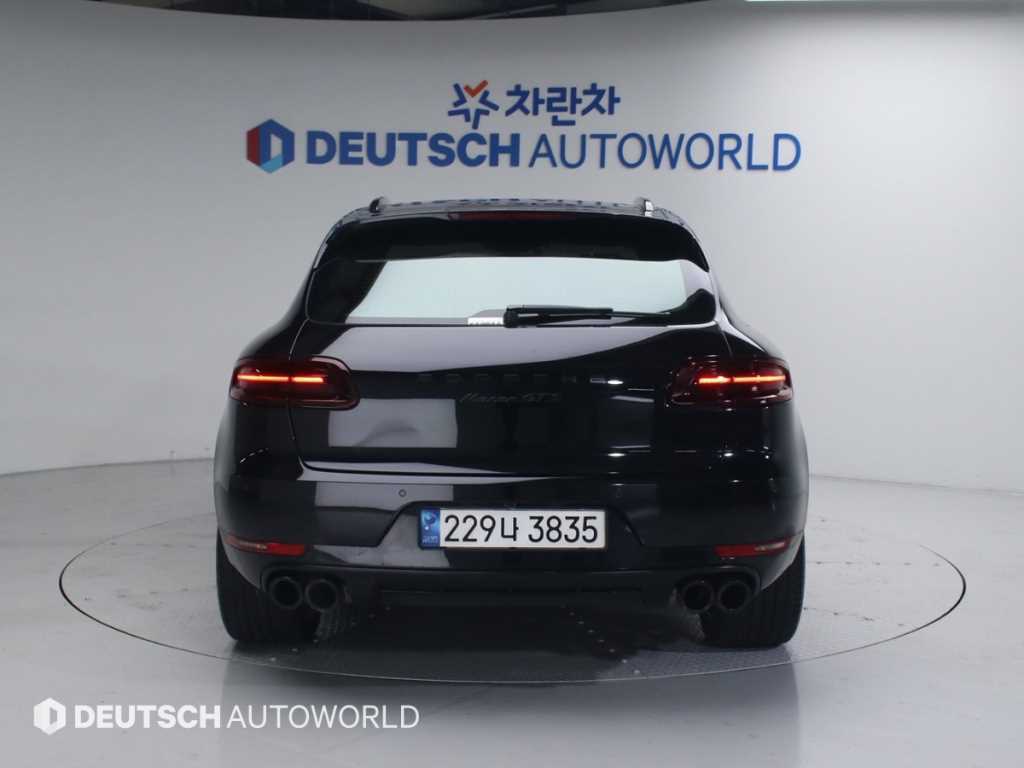 Porsche Macan - Vista 4