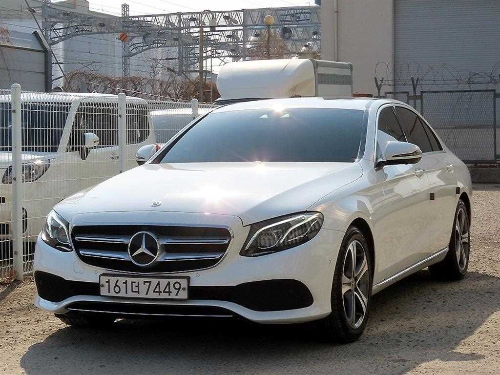 Mercedes Benz E class - Vista 2