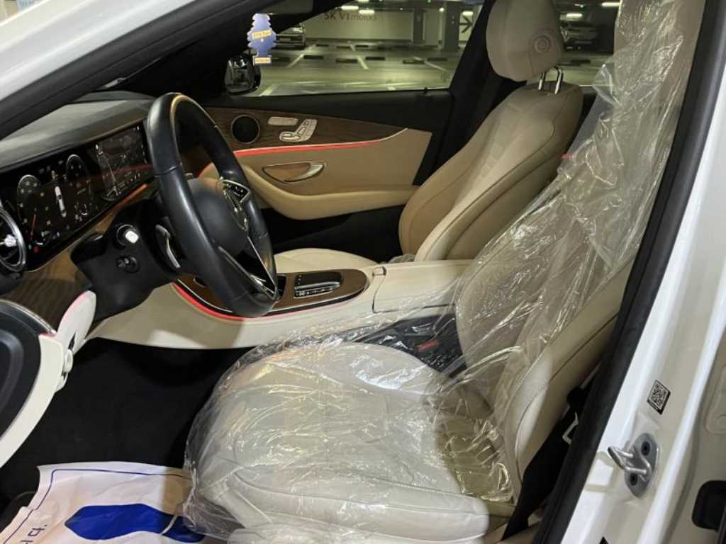 Mercedes Benz E class - Vista 9