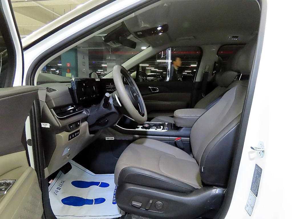 KIA Carnival - Vista 6