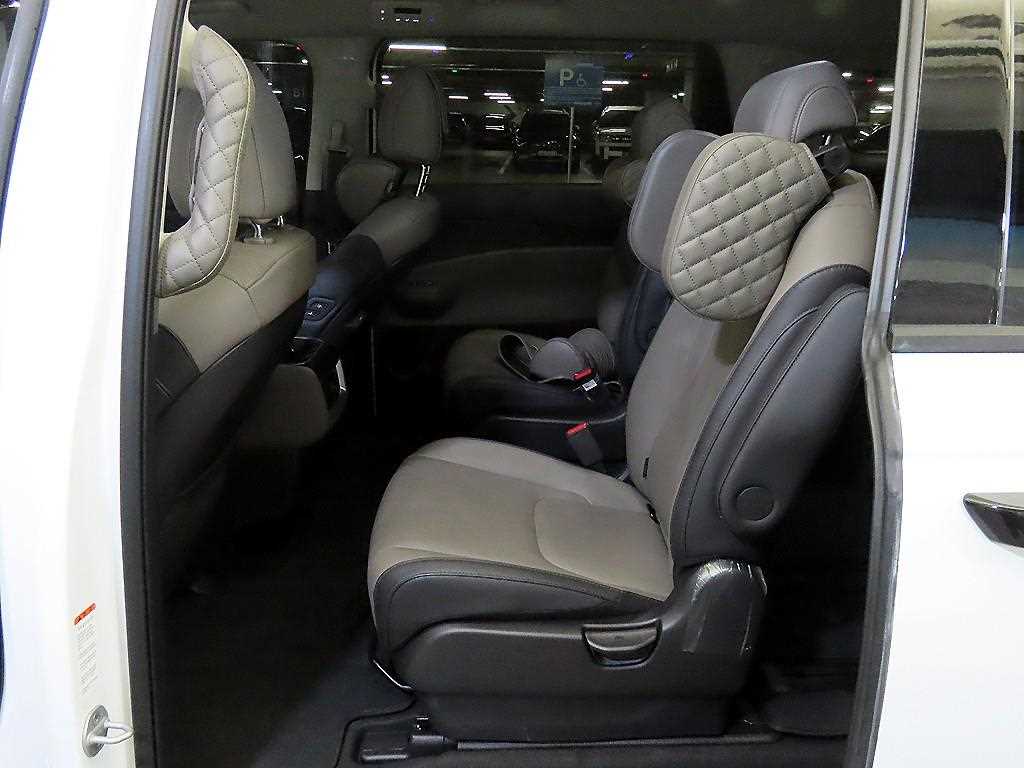 KIA Carnival - Vista 7
