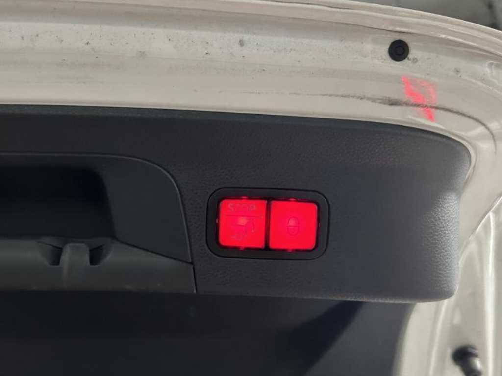 Mercedes Benz GLC Class - Vista 8