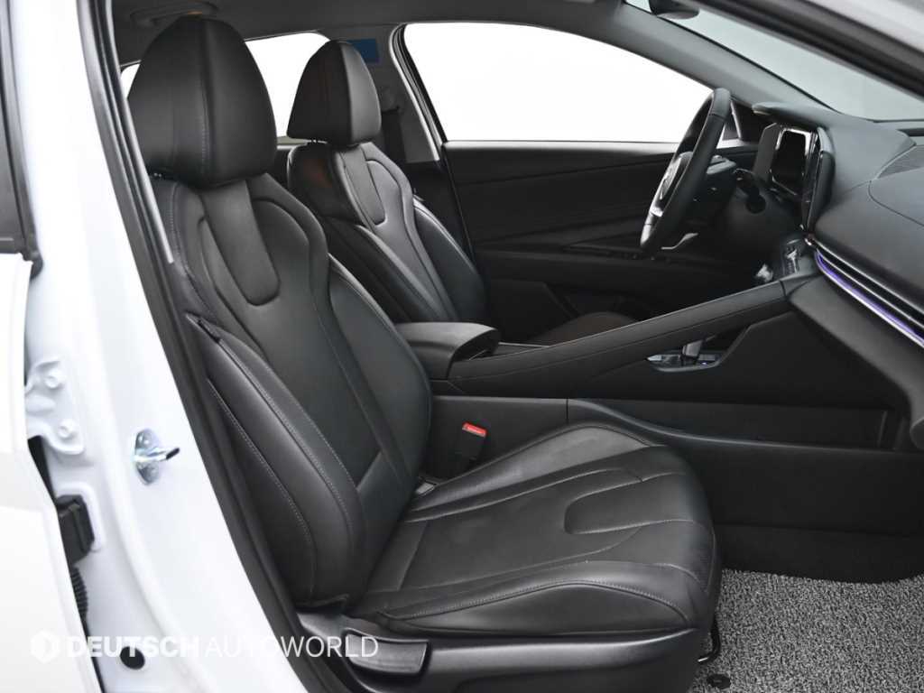 HYUNDAI Avante - Vista 10