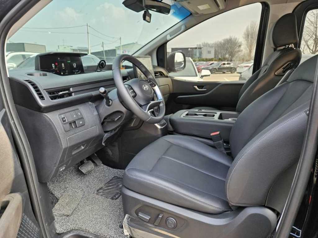 HYUNDAI Staria - Vista 6