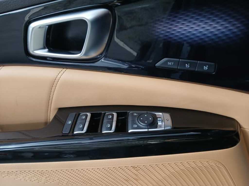 KIA Carnival - Vista 10