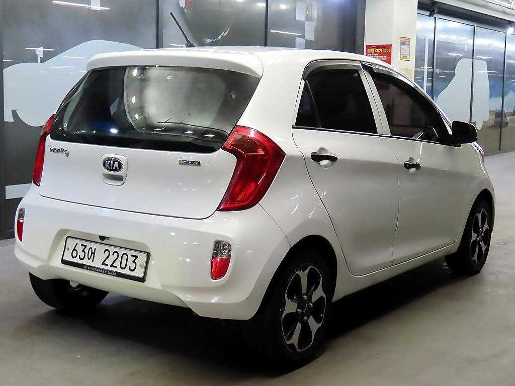 KIA Morning - Vista 4