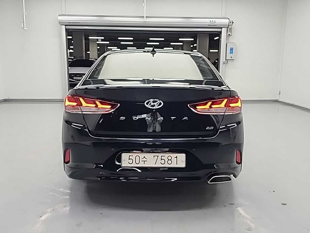 HYUNDAI Sonata - Vista 3