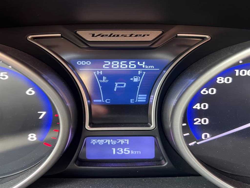 HYUNDAI Veloster - Vista 5