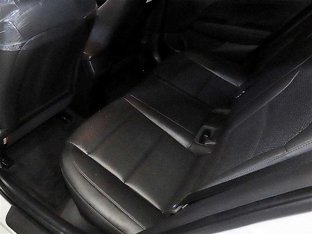 HYUNDAI Avante - Vista 7