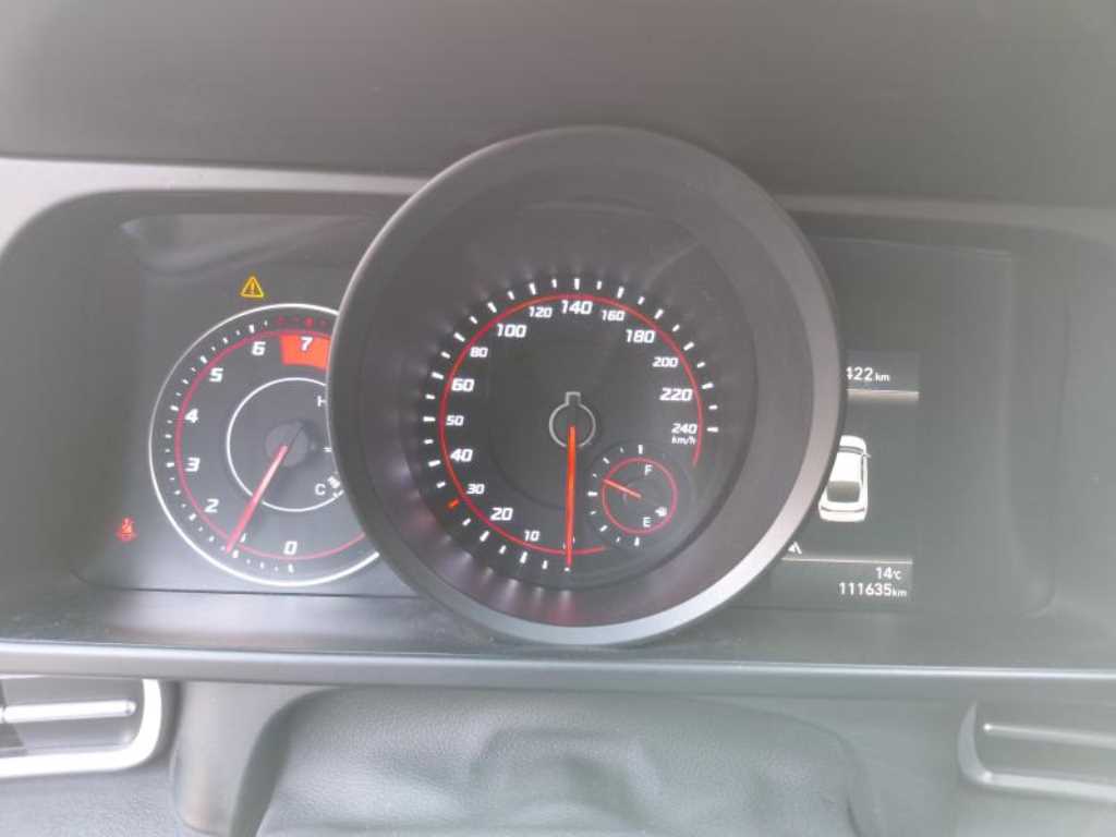 HYUNDAI Avante - Vista 5