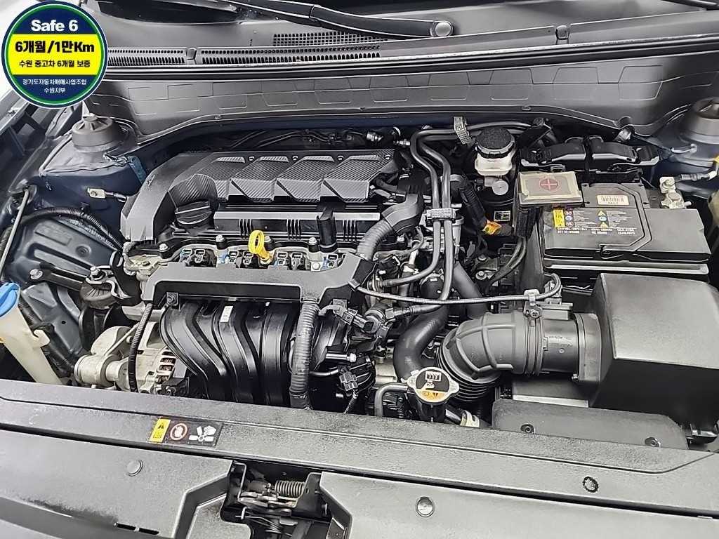 HYUNDAI Venue - Vista 5