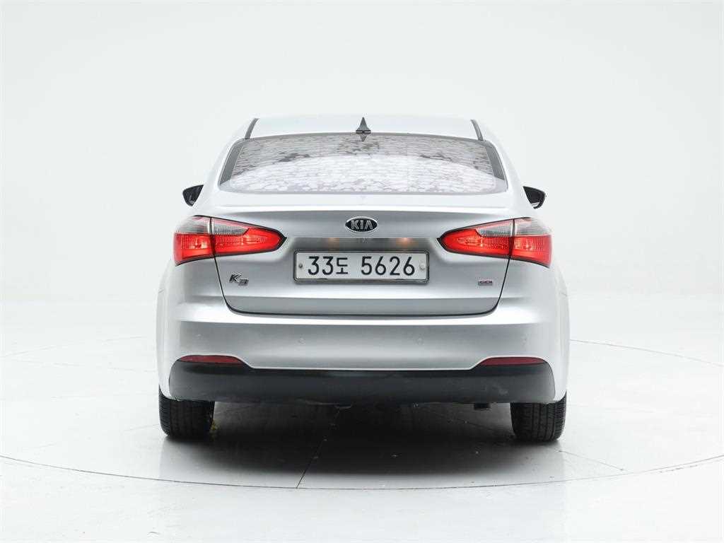 KIA K3 - Vista 5