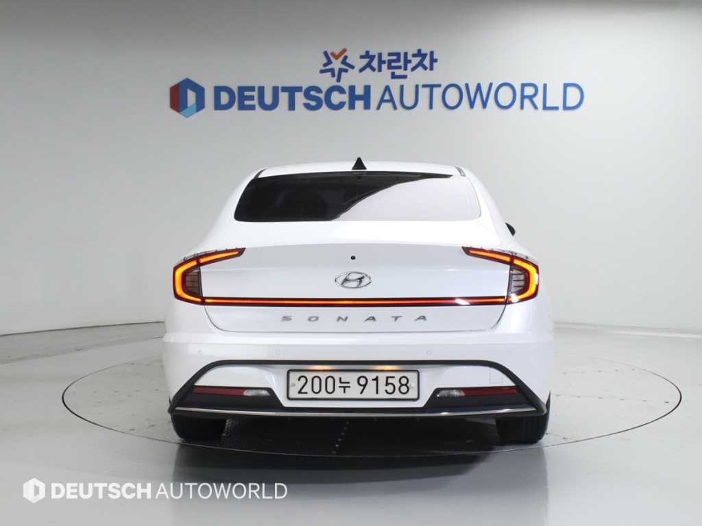 HYUNDAI Sonata - Vista 4