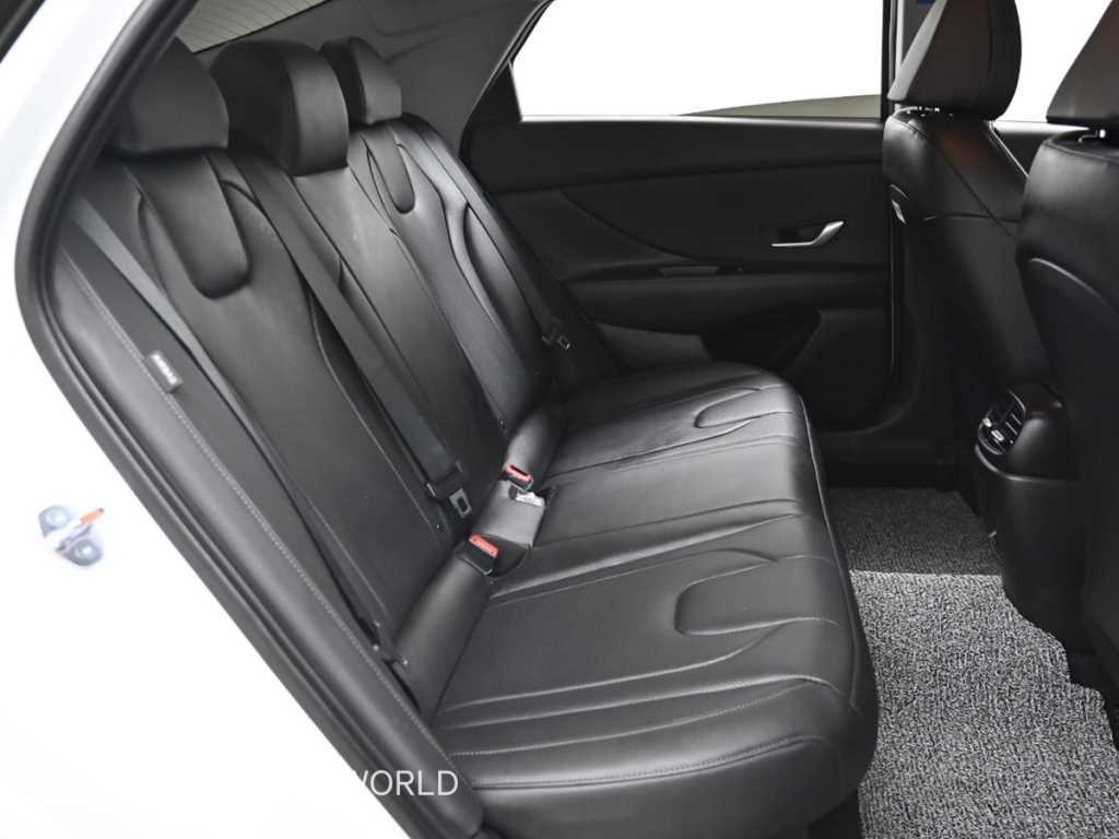 HYUNDAI Avante - Vista 12