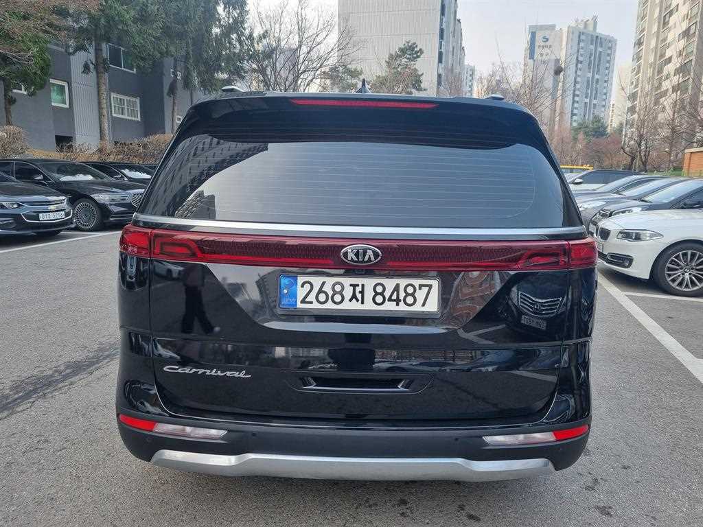 KIA Carnival - Vista 4